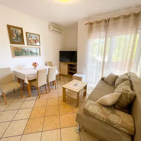 In 42430 Διαμέρισμα Dramalj