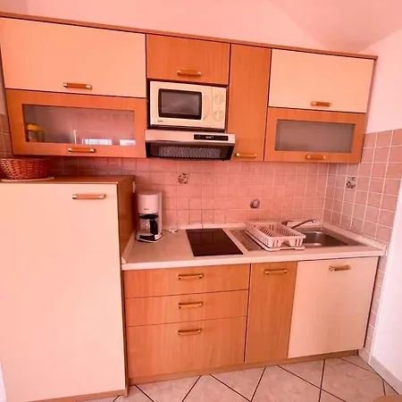 Apartment In 42430